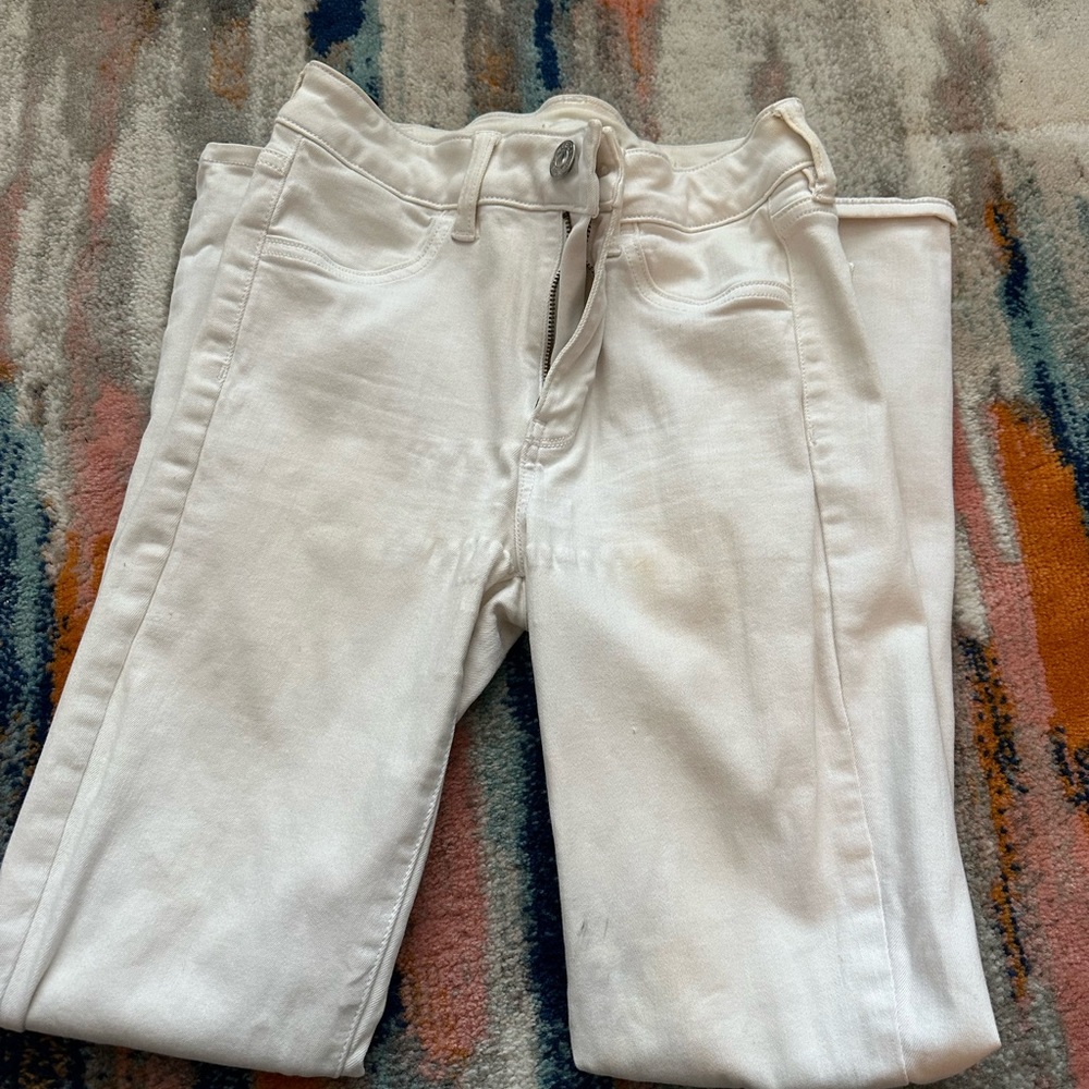 American Eagle White Skinny jeans in size 4